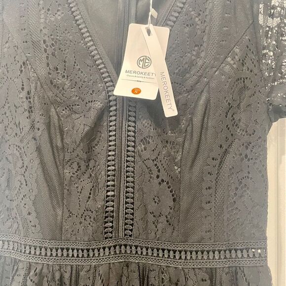 Elegant Black Maxi Dress - Picture 10 of 13